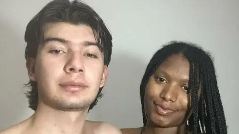 Discover AlettaAndDamon VIP show