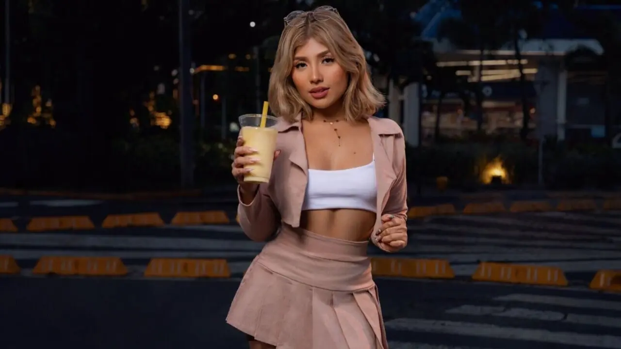 Discover CorinaBaker VIP show