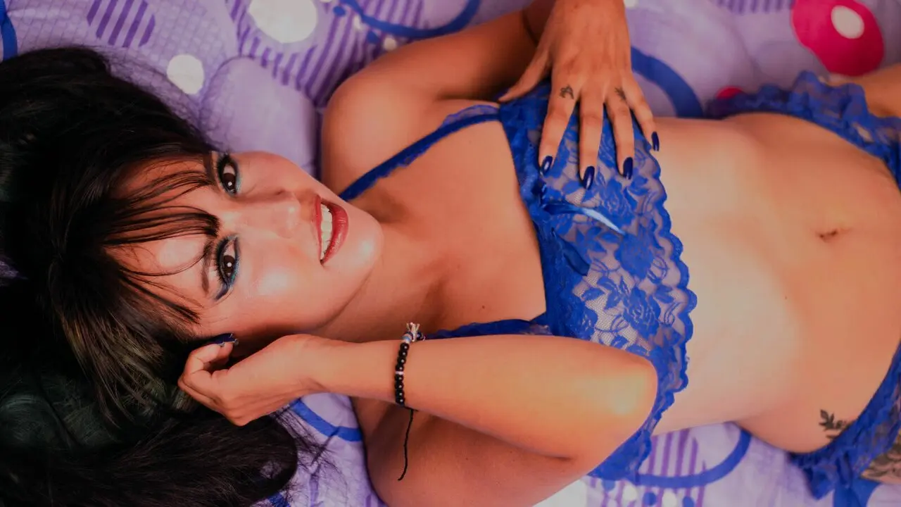 Discover SaraLissa VIP show