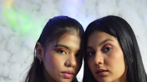 Discover LizandCamila VIP show