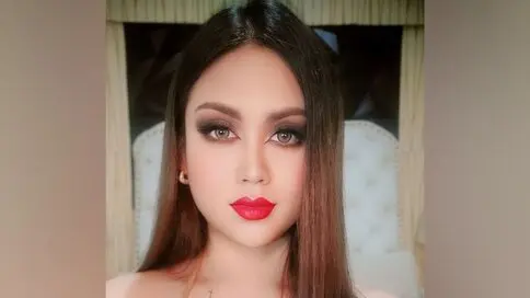 Discover IsaRoyale VIP show