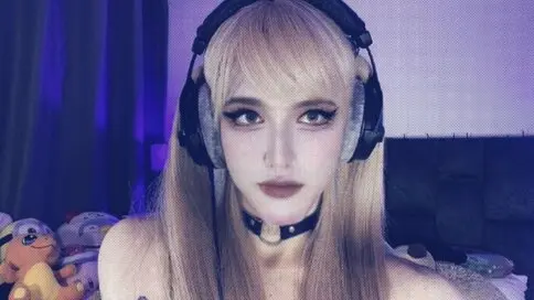 Discover MeganHuntt VIP show